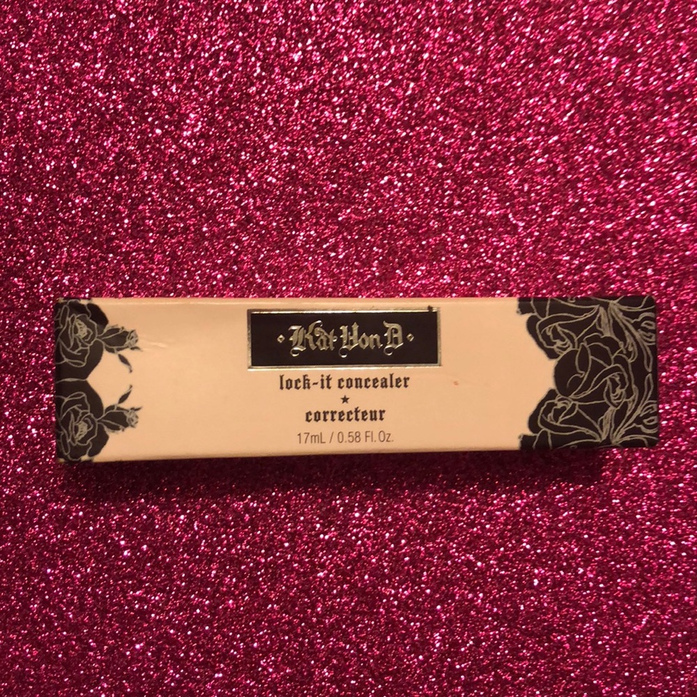 Kat Von D lock-it concealer